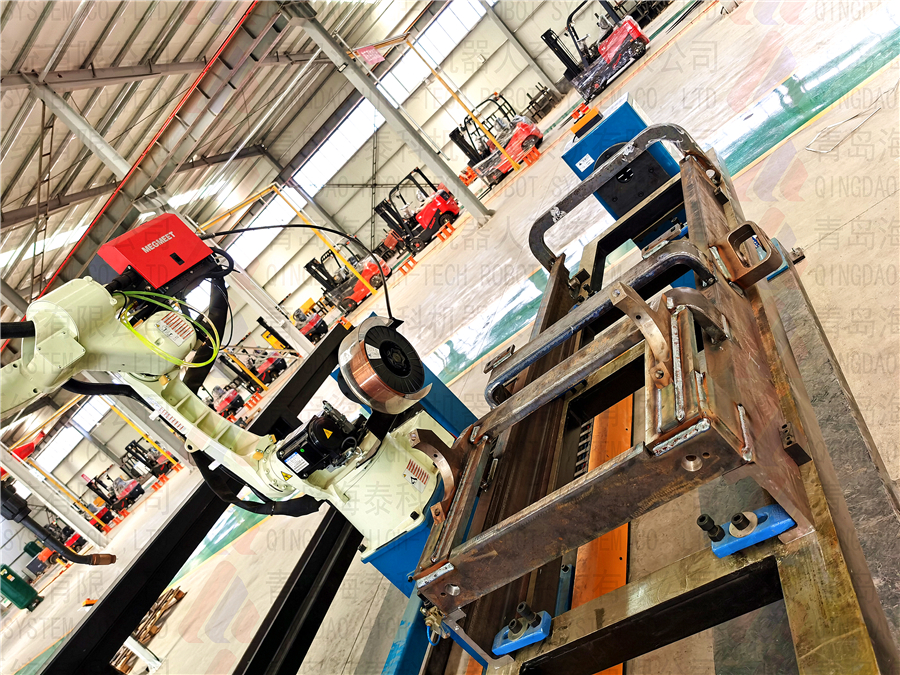 叉車內、外門架